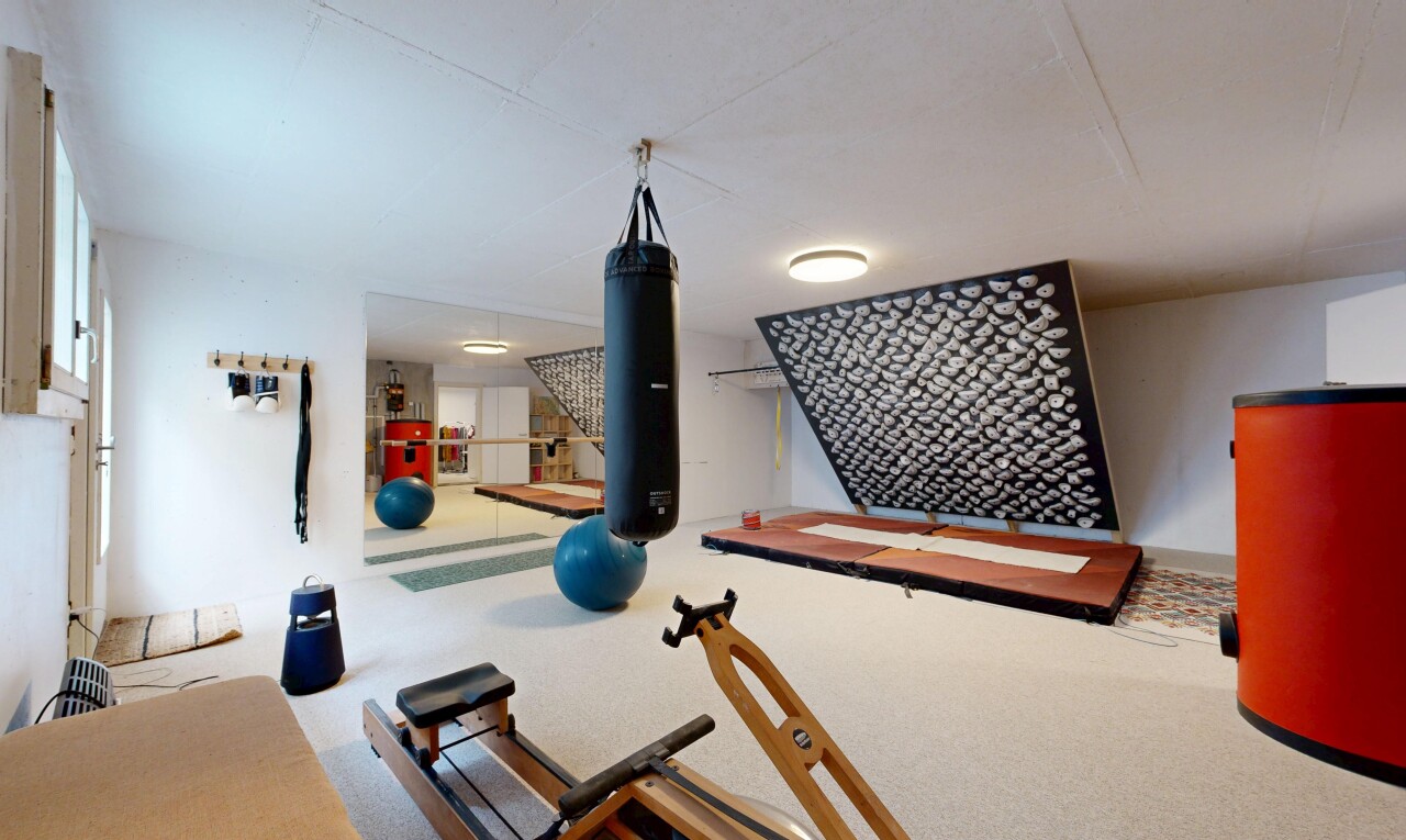 gym with carpet