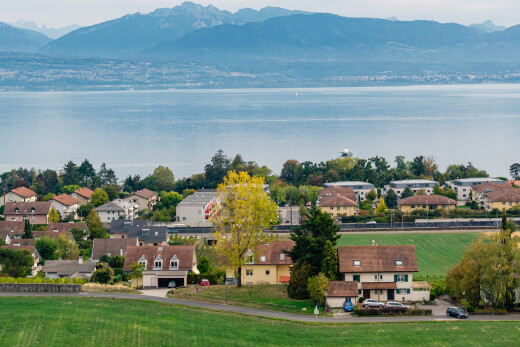 water view with nearby suburban area and mountains