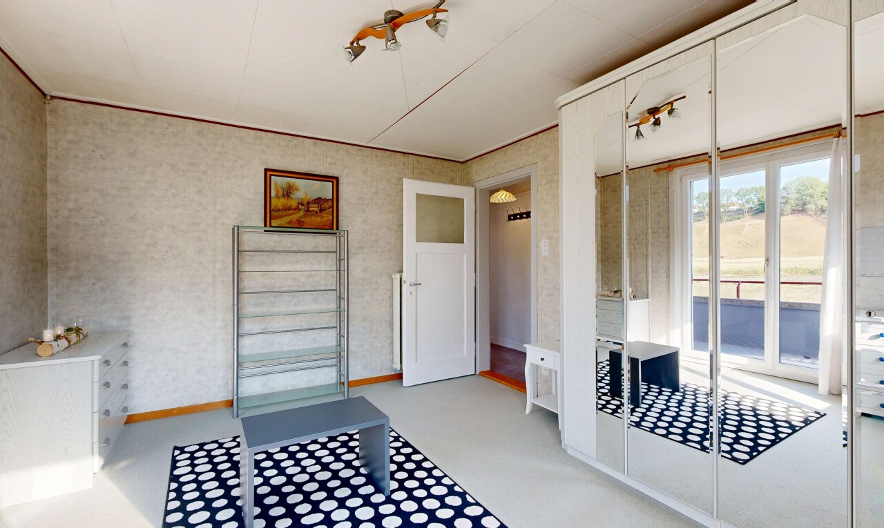 espace intérieur avec baseboards wall, plinthes murales, et inside property