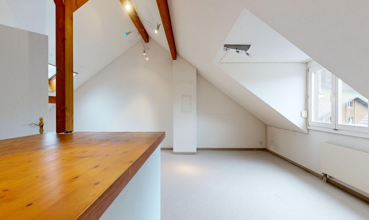 leerer raum mit zusätzliches zimmer, natürliches licht, natural light, teppich, und gipskartonwand