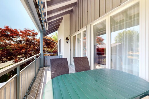 balkon mit from property, balkon, day time, wintergarten, und essbereich im freien