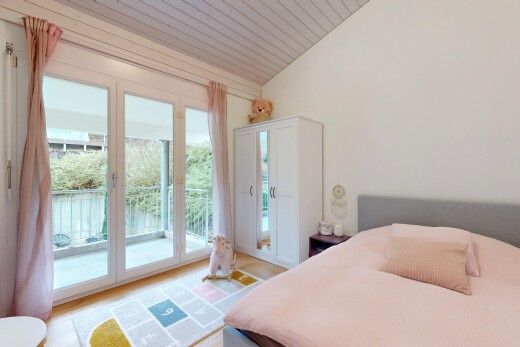 zimmer / schlafzimmer mit inside property, drywall, gipskartonwand, vaulted ceiling, und dachschräge