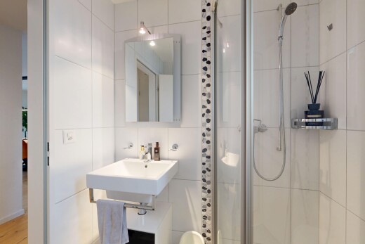 bad mit spiegel, komplettes badezimmer, dusche, tile wall, und fliesenwand