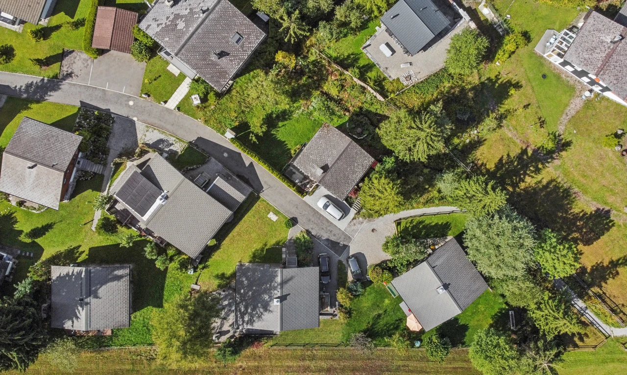 lage auf der karte mit aerial map