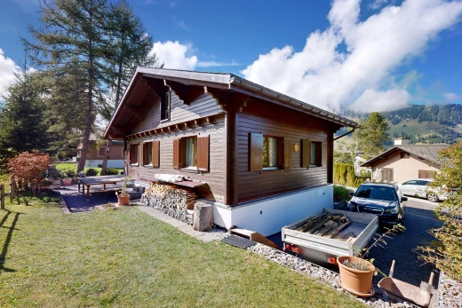 außenansicht mit horizontale verkleidung, property visible, rasen, day time, und from property