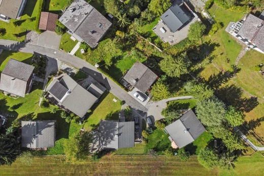 lage auf der karte mit aerial map