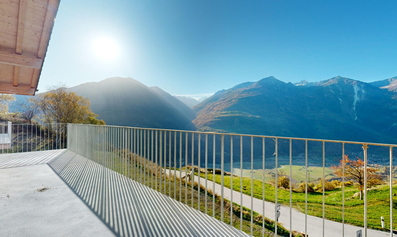 vue sur la montagne avec from property, vue sur la montagne, mountain view, et day time