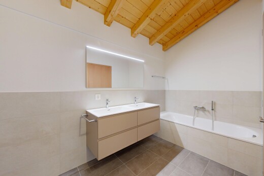 bad mit doppelwaschtisch, bad, komplettes badezimmer, holzdecke, und wood ceiling