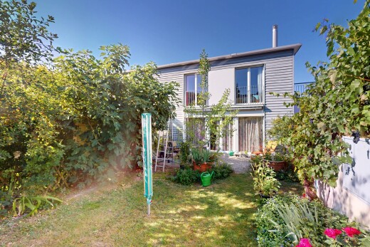 garten mit property visible, rasen, und day time