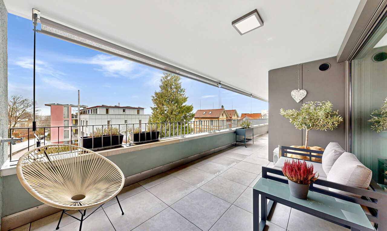 terrasse avec terrasse, day time, espace de vie extérieur, residential view, et vue résidentielle