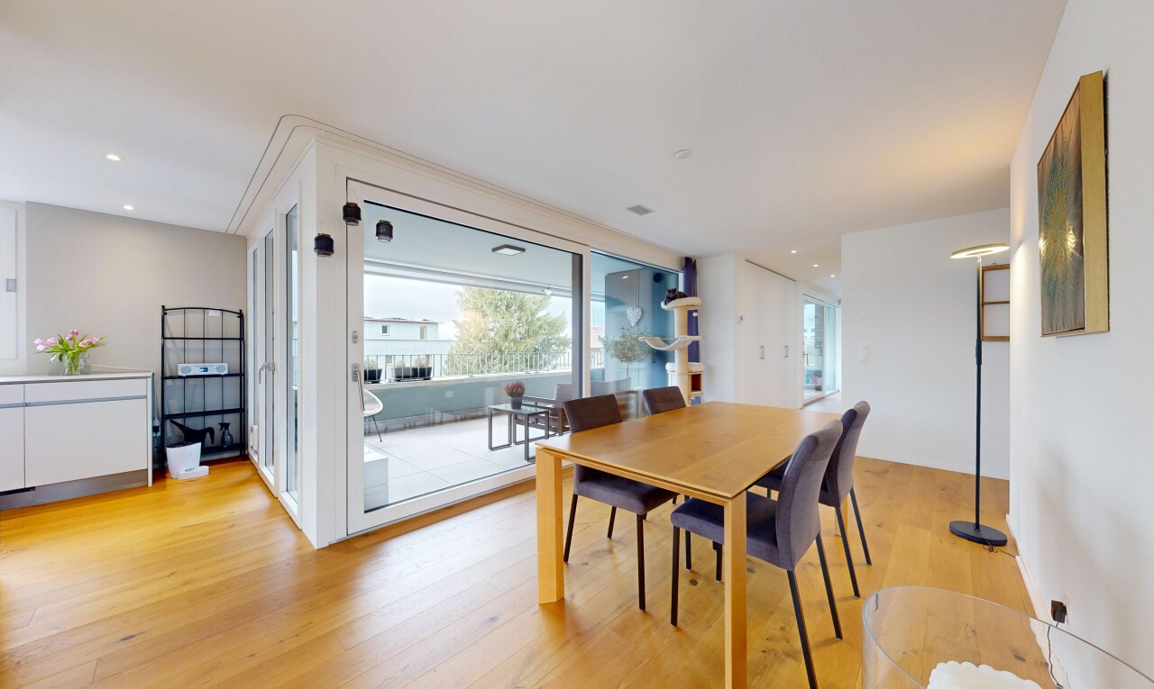 salle à manger avec cloison sèche, drywall, lumière naturelle, natural light, et inside property