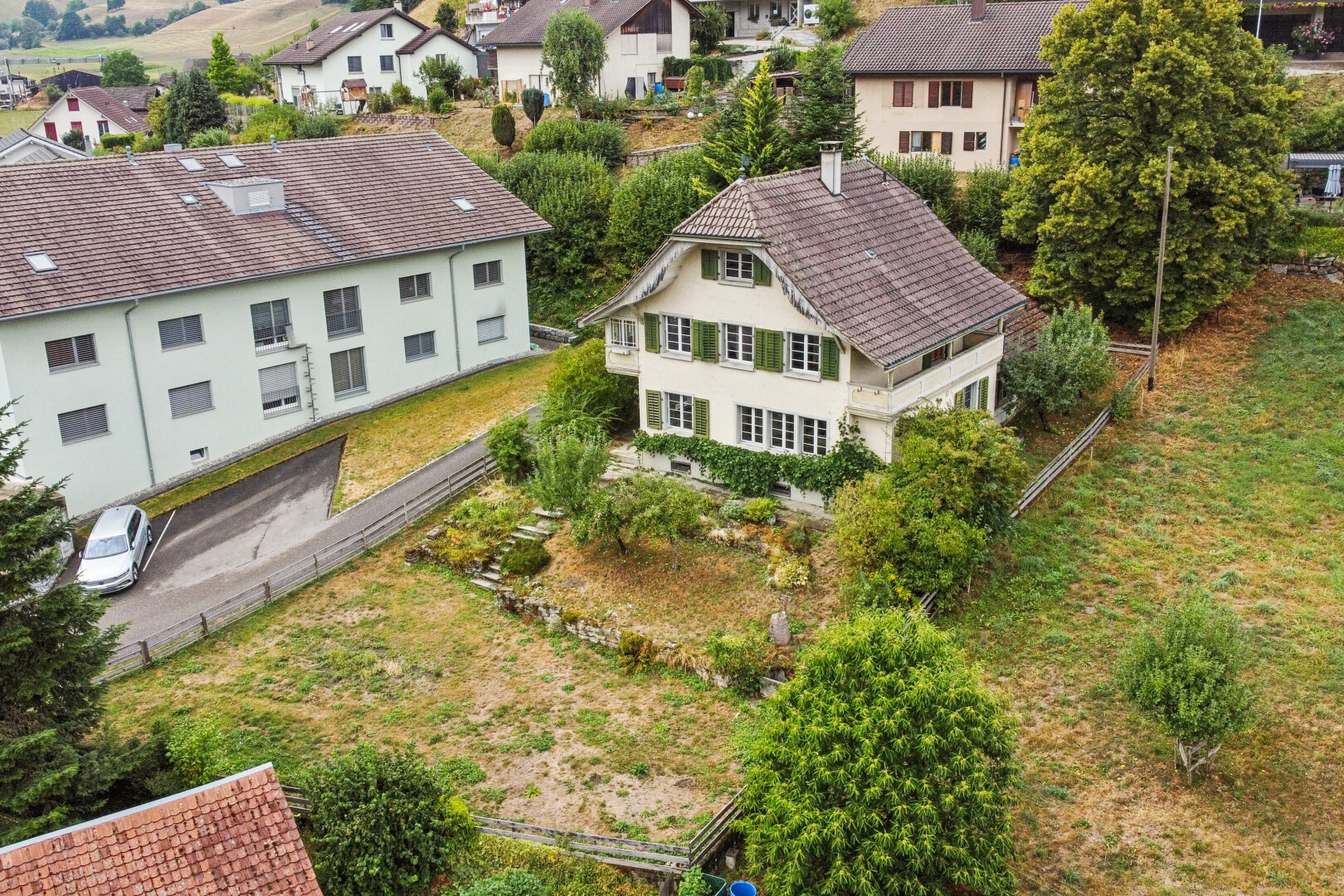 außenansicht mit drone view und property visible