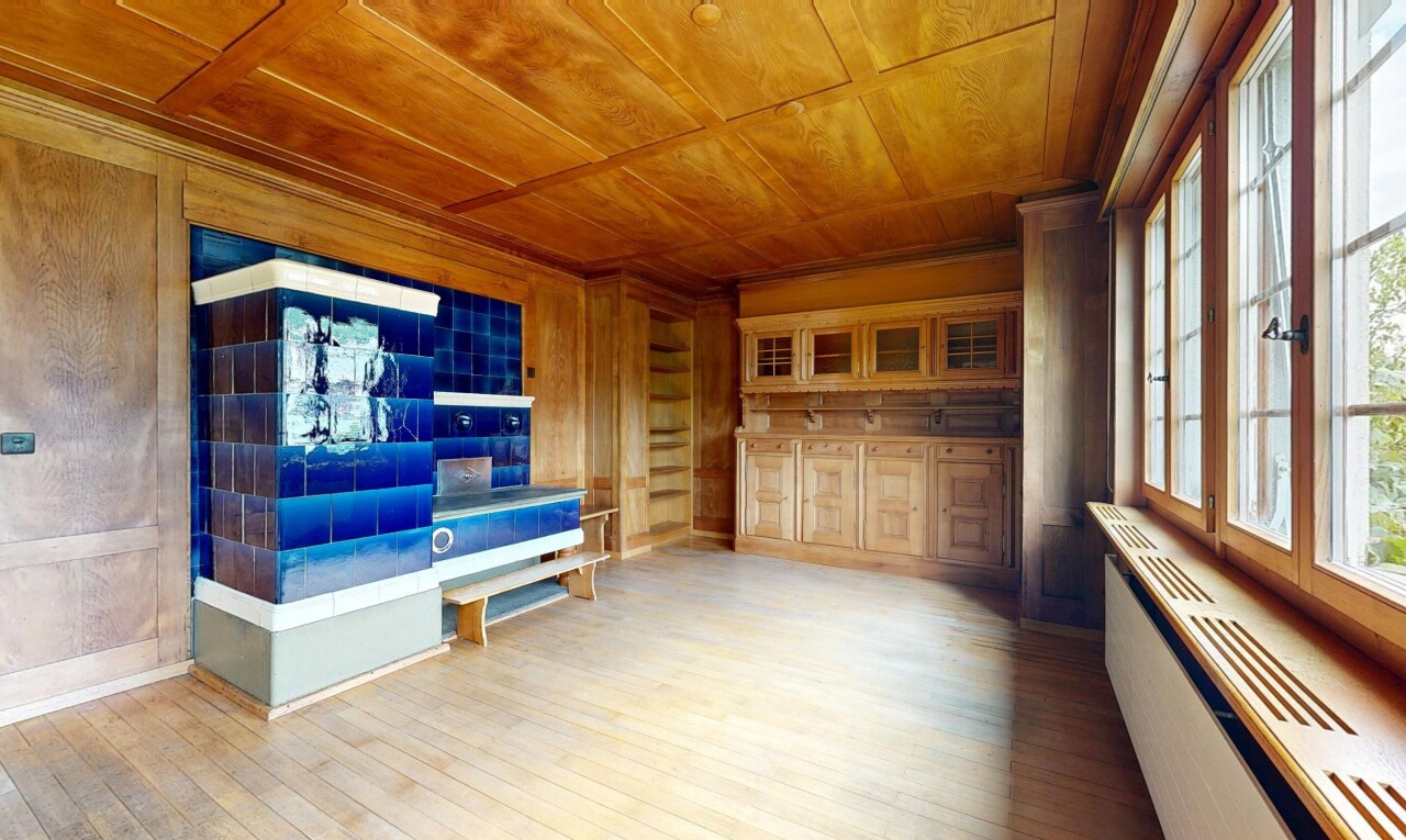 wohnzimmer mit wood ceiling, holzdecke, kühler, high end ceiling, und inside property