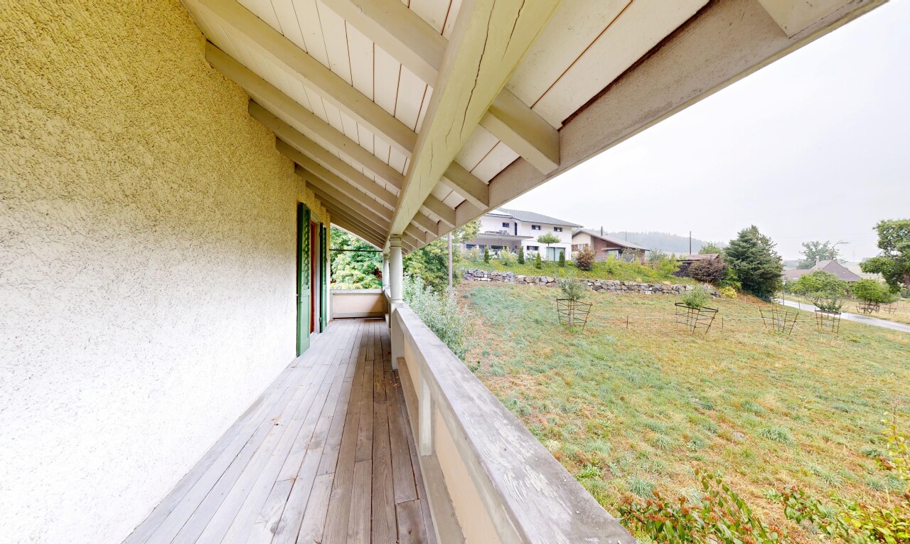 terrasse mit balkon, from property, rasen, view focus, und overcast