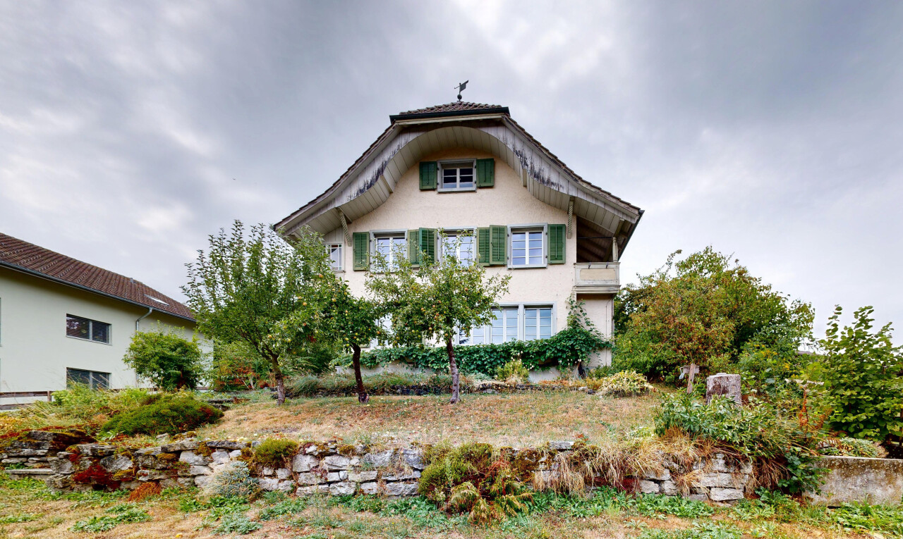 außenansicht mit property visible und overcast