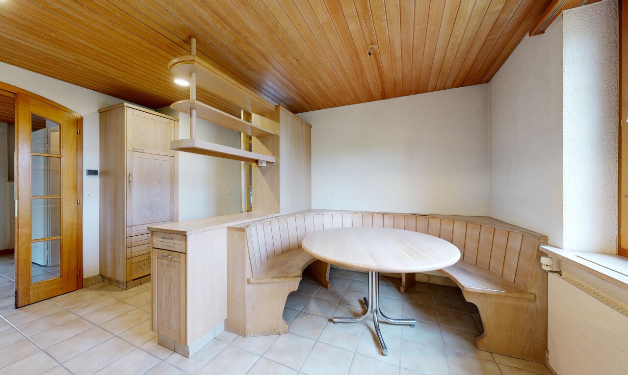 esszimmer mit frühstücksecke, wood ceiling, holzdecke, drywall, und gipskartonwand