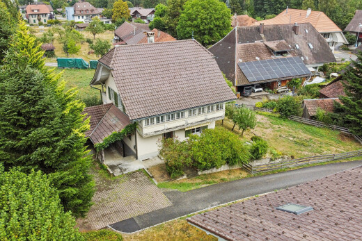 außenansicht mit ziegeldach, property visible, drone view, neighborhood view, und wohngebietblick