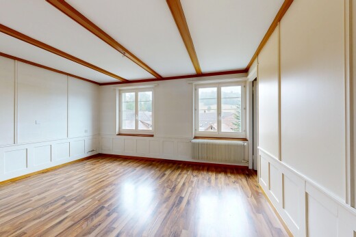 leerer raum mit wandvertäfelung, paneling wall, kühler, natürliches licht, und vertäfelungswand