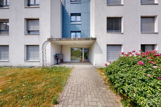 extérieur du bâtiment avec apartment complex view, vue sur le complexe d'appartements, et from community
