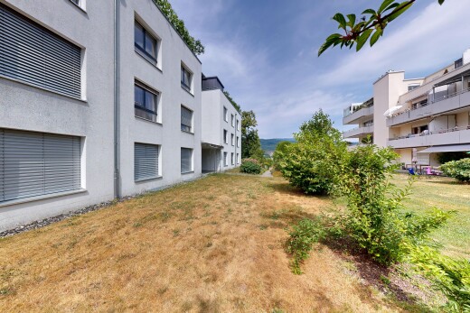 extérieur du bâtiment avec apartment complex view, vue sur le complexe d'appartements, day time, et from community