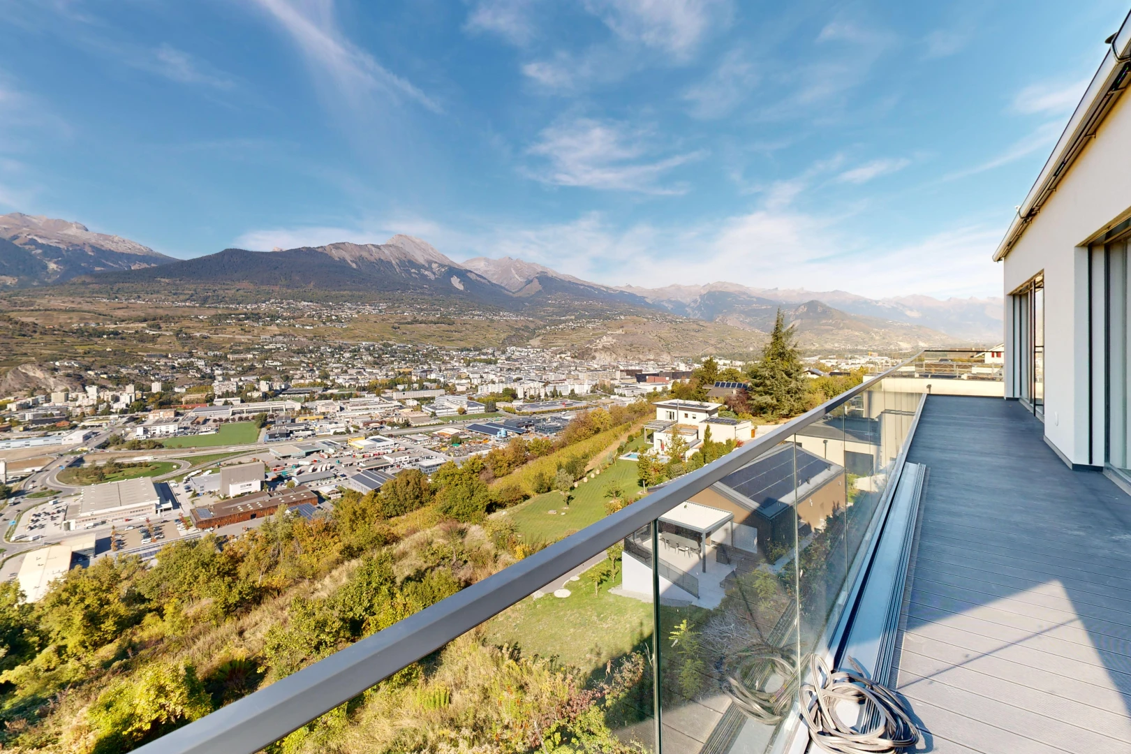 balcon avec day time, mountain view, vue sur la montagne, view focus, et from property
