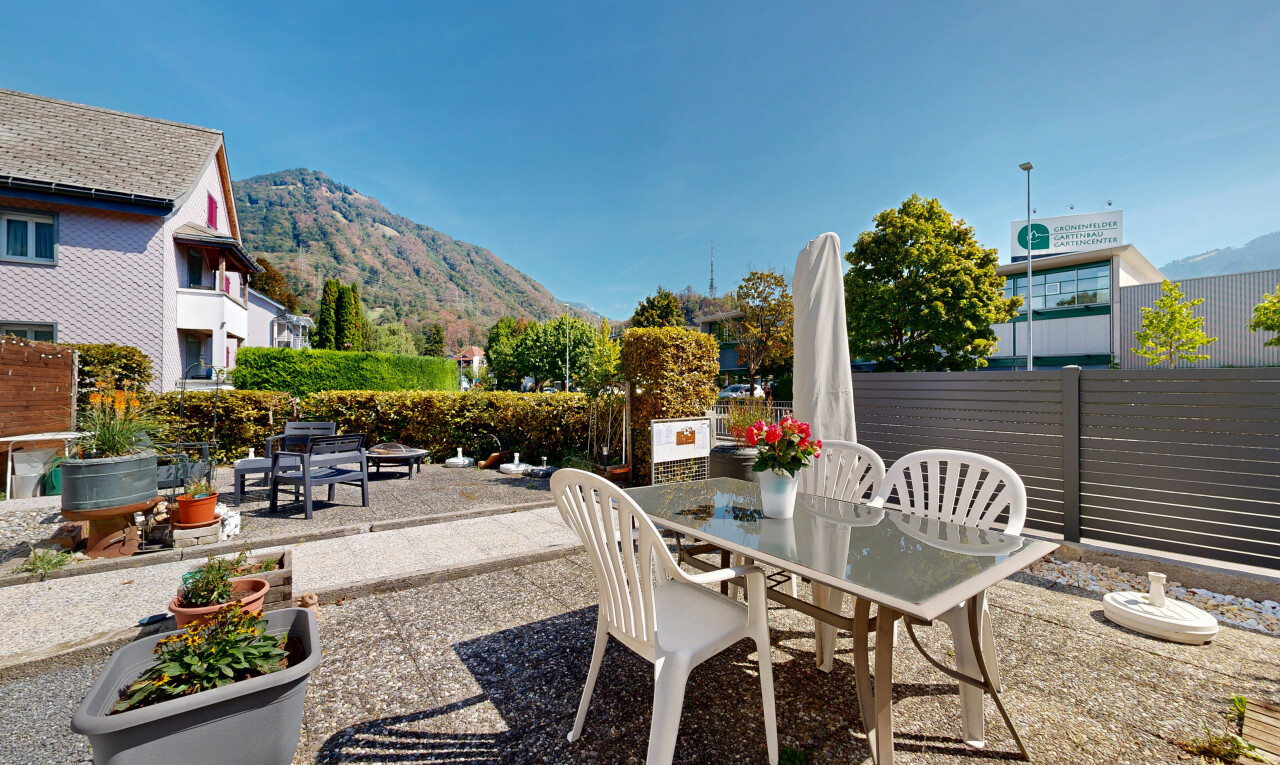 terrasse avec terrasse, vue sur la montagne, mountain view, coin repas extérieur, et clôture