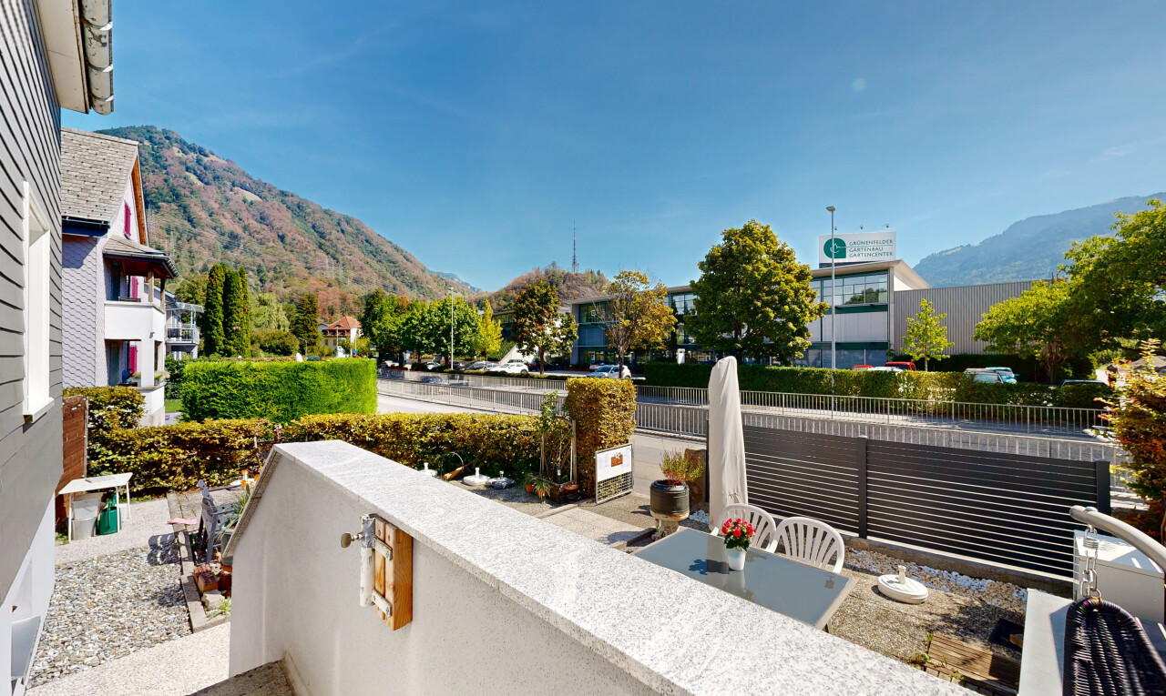 terrasse avec mountain view, vue sur la montagne, day time, et view focus