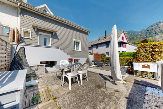 terrasse avec terrasse, coin repas extérieur, day time, et clôture
