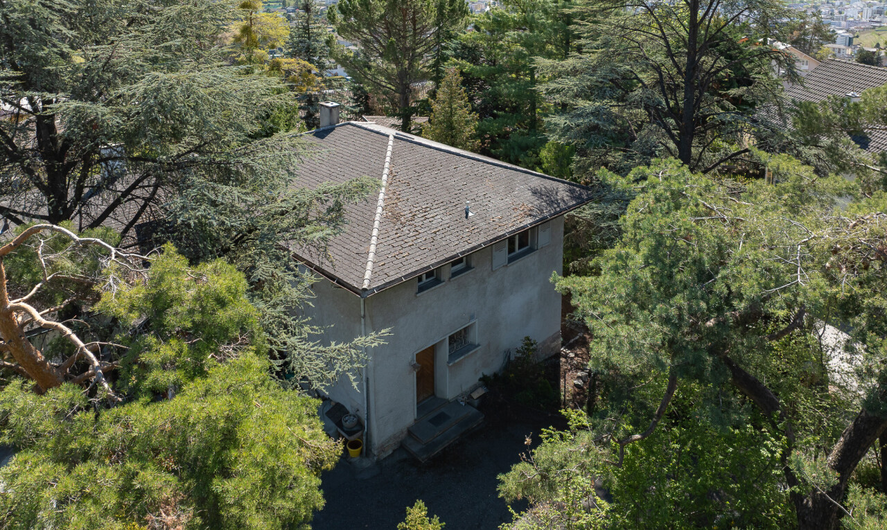 Residential building with great potential in Veyras