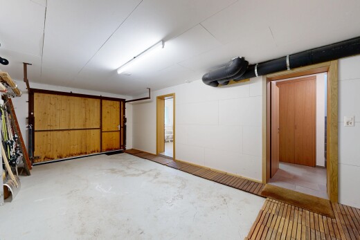 parking avec inside property