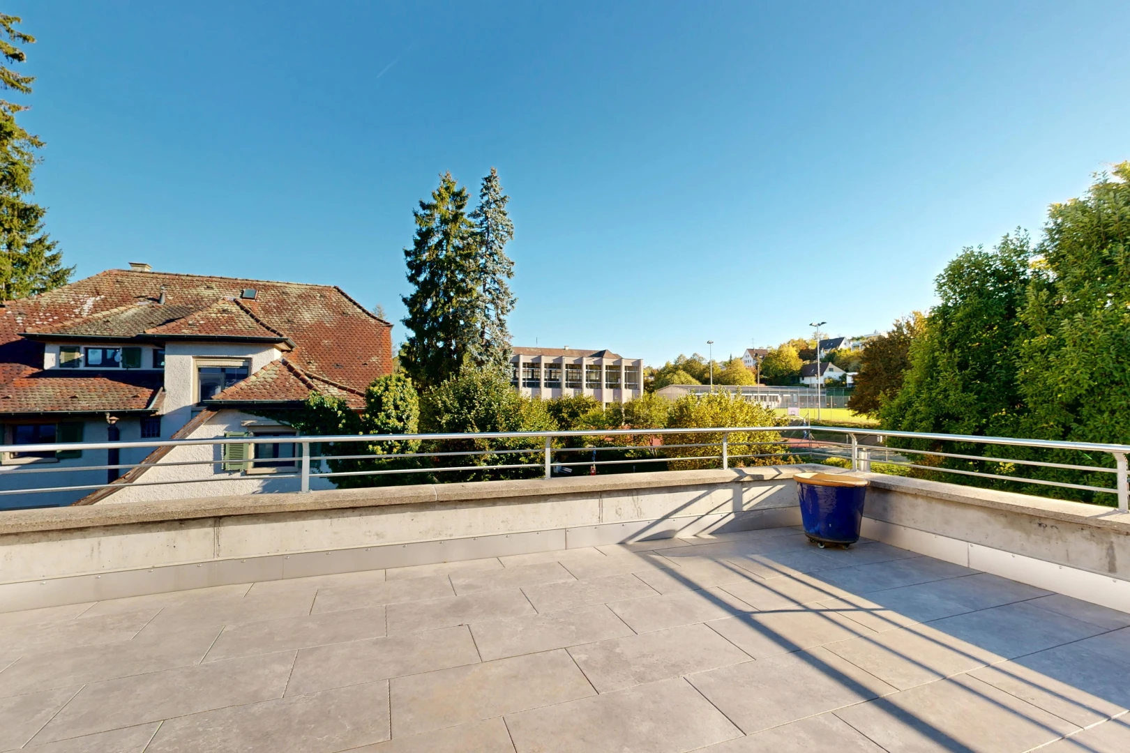 terrasse avec from property, view focus, day time, et terrasse