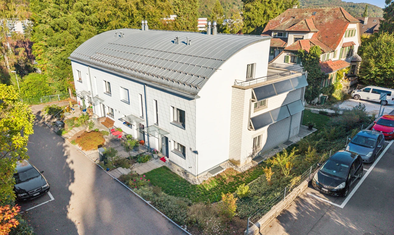 façade avec drone view et bordures
