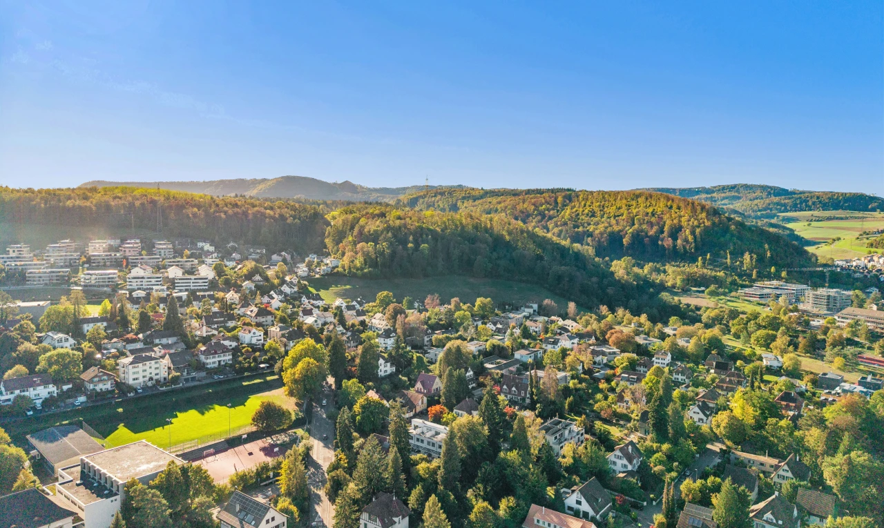 vue sur la montagne avec day time et aerial view