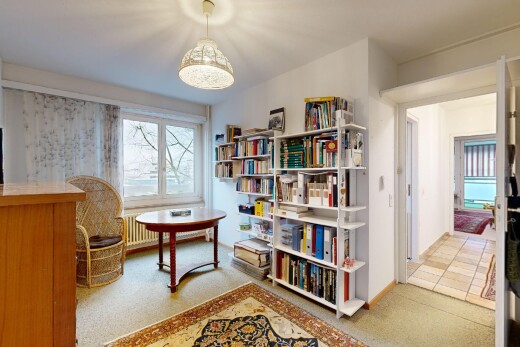 innenraum mit kühler, teppich, und natürliches licht