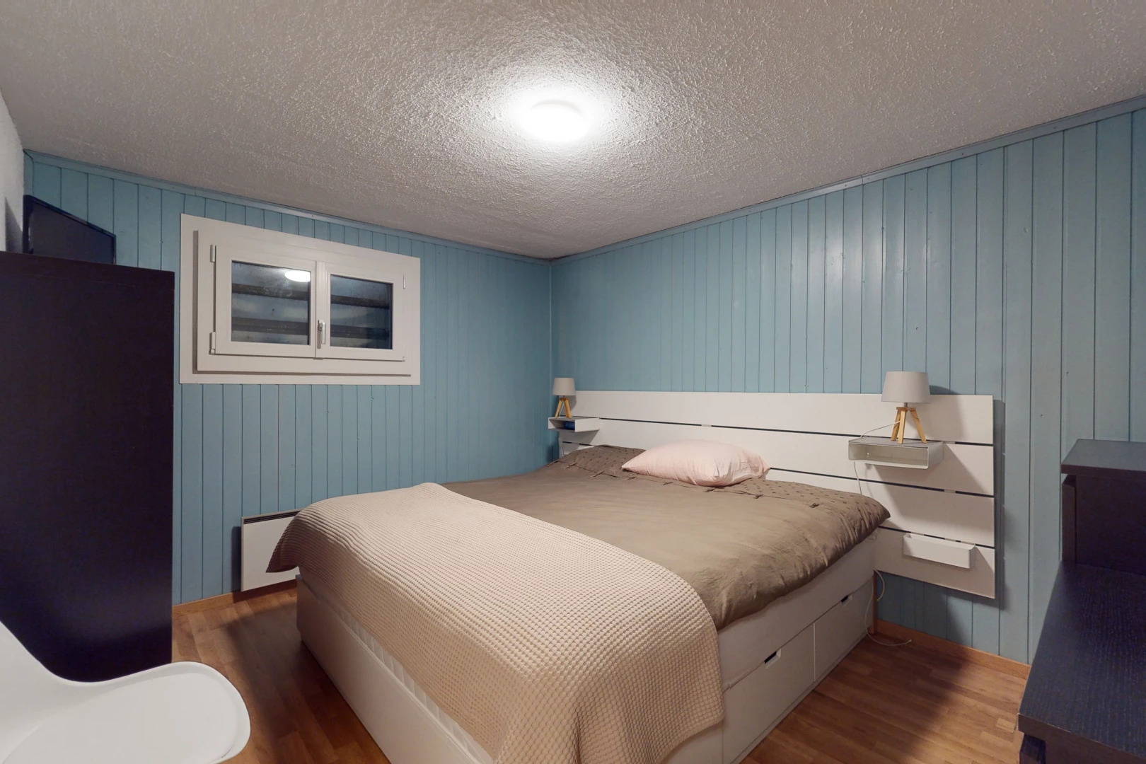 chambre à coucher avec parquet