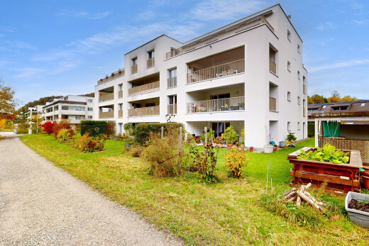 extérieur du bâtiment avec property visible et day time