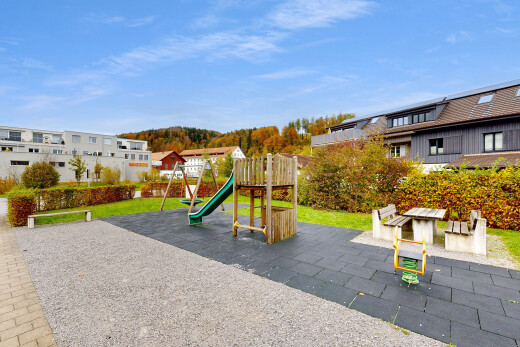 terrasse avec aire de jeux et day time