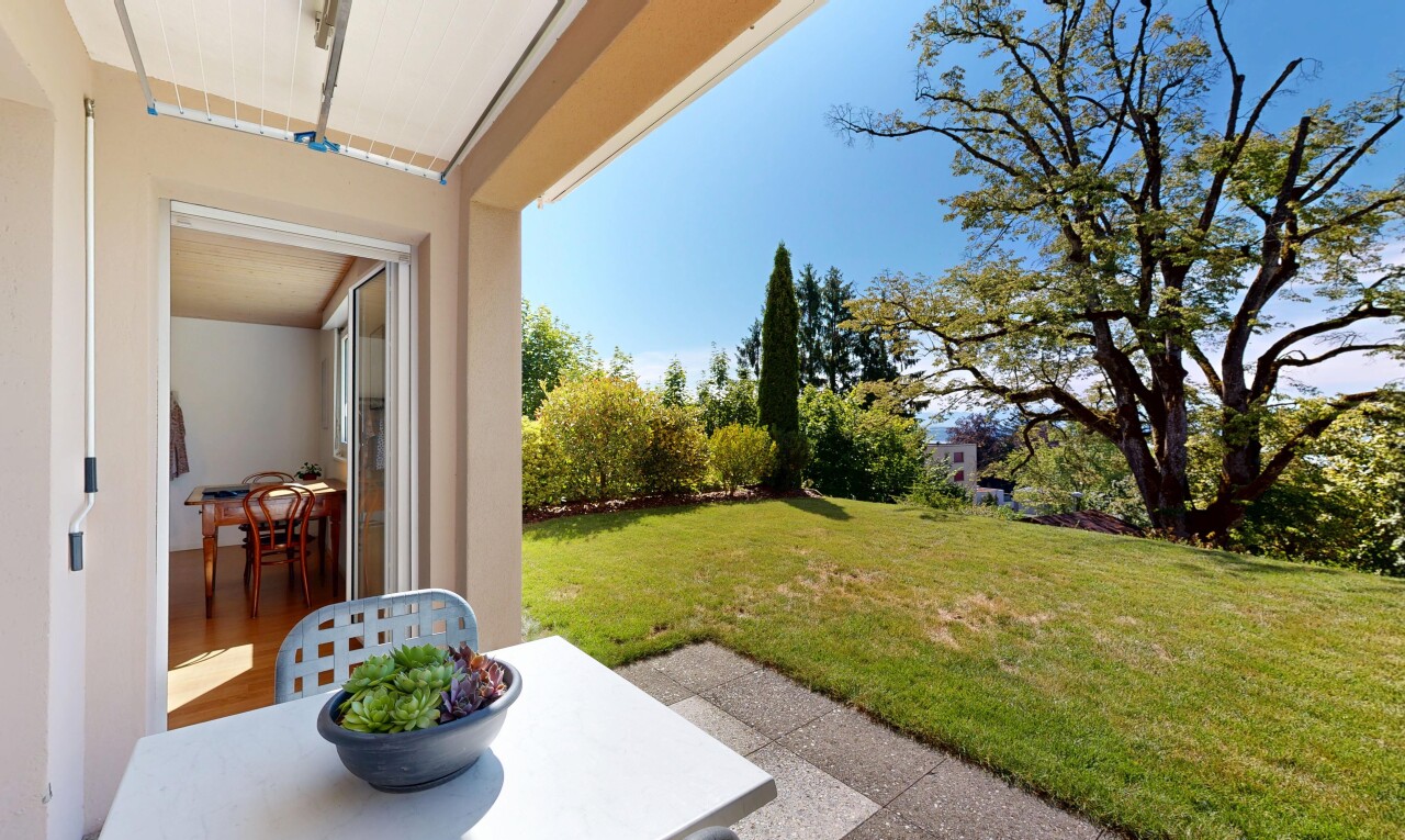 jardin avec pelouse, day time, from property, et terrasse