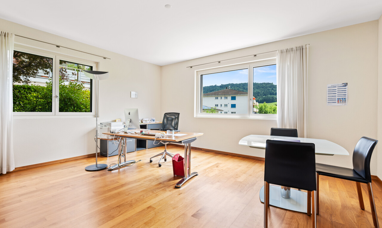 büro mit inside property, day time, gipskartonwand, drywall, und bürobereich