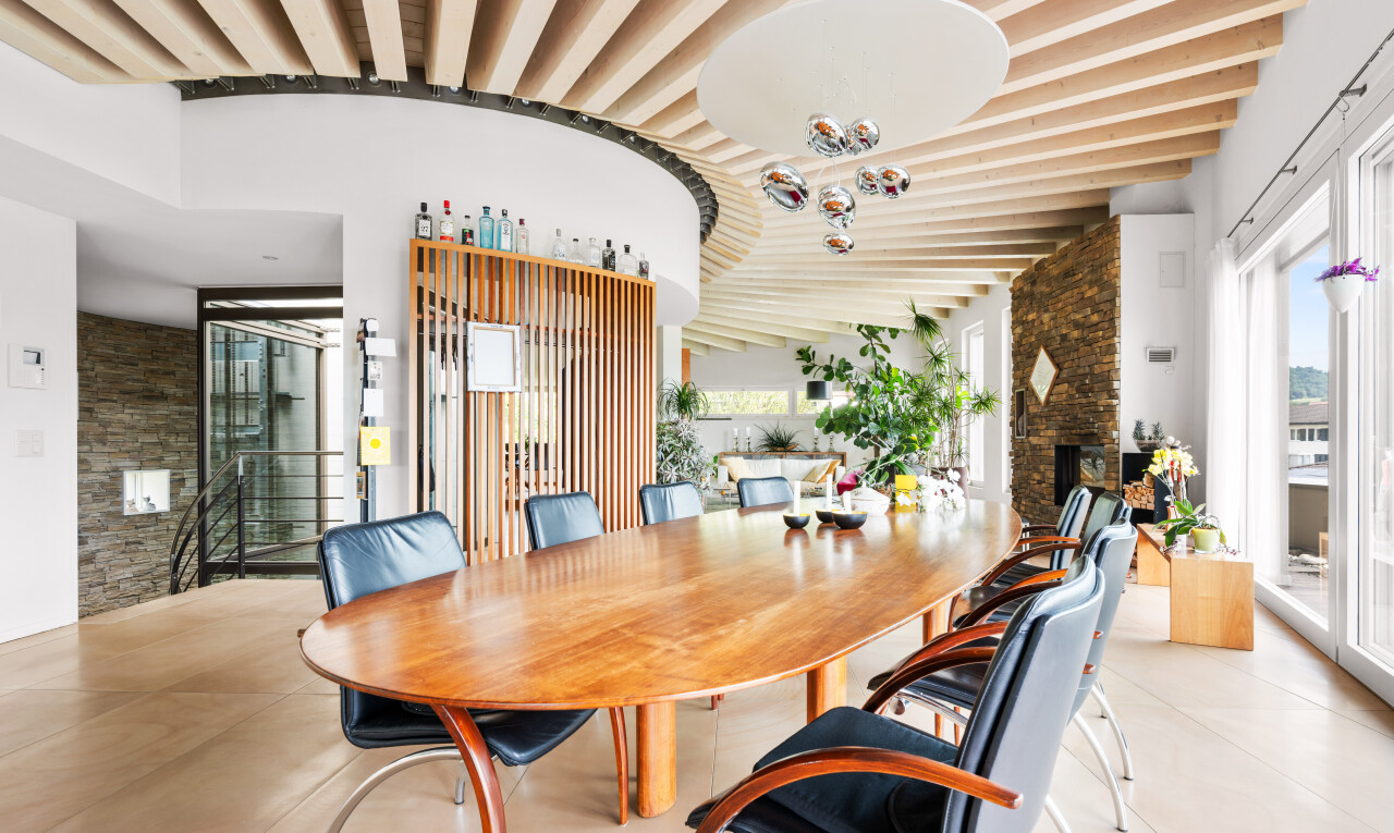 esszimmer mit inside community, gipskartonwand, drywall, kamin, und steinwand