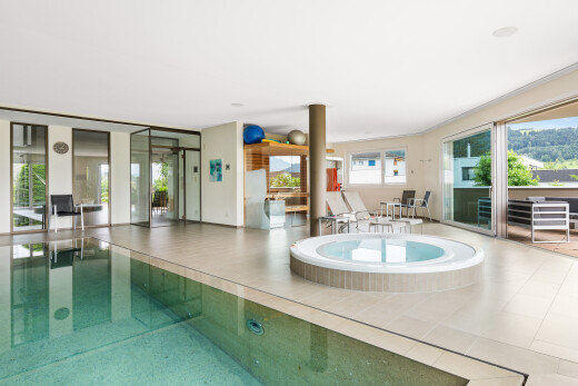 schwimmbad mit inside property, schwimmbad, und wintergarten