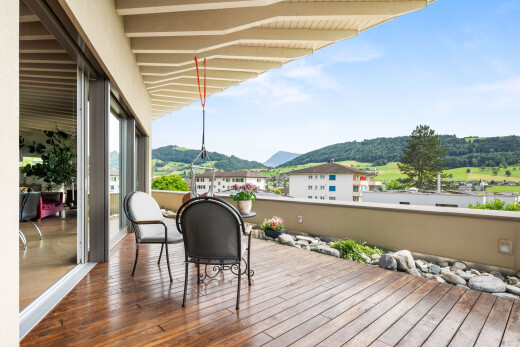 terrasse mit from property, mountain view, blick auf die berge, day time, und deck