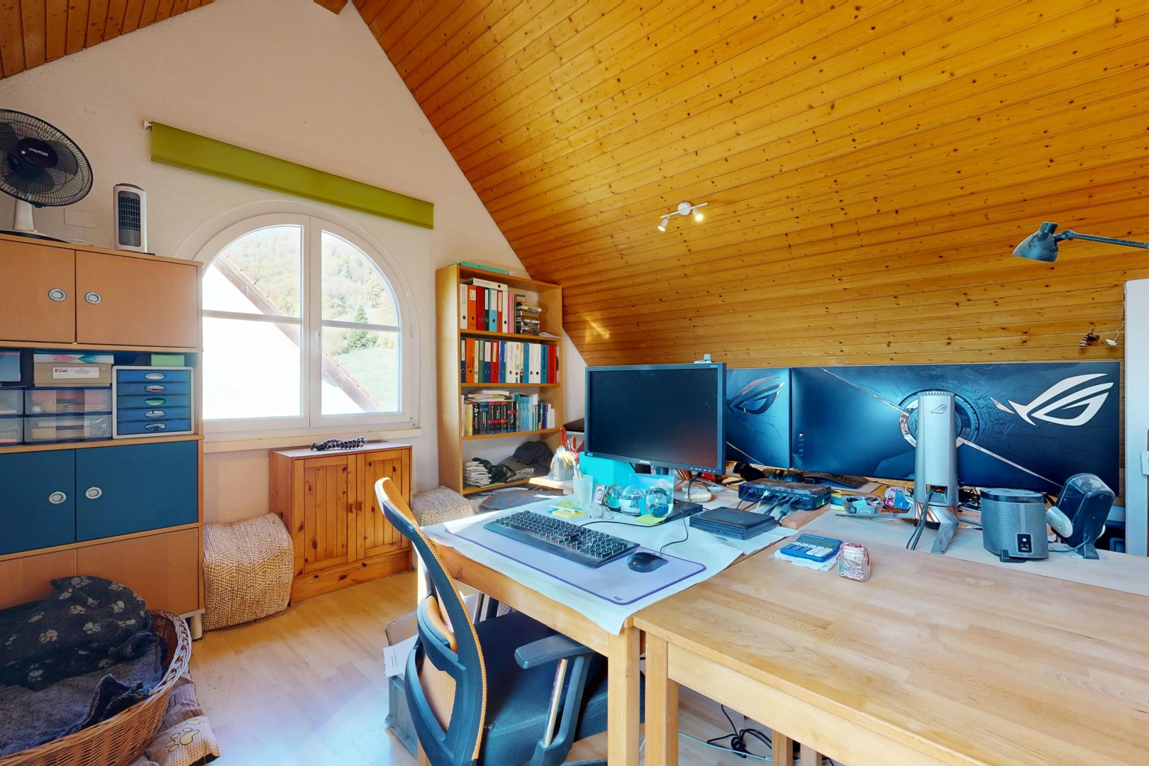 office featuring a vaulted wooden ceiling and light wood finished floors