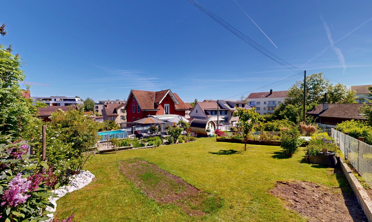 garten mit zaun, day time, rasen, residential view, und wohngebietblick