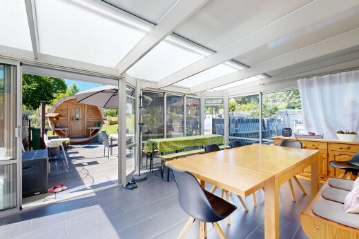 esszimmer mit natural light, natürliches licht, wintergarten, day time, und inside property
