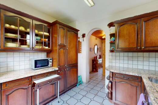 küche mit küchenrückwand beim Herd, küchenrückwand beim herd, vinyl floor, vinylboden, und gewölbte gehwege