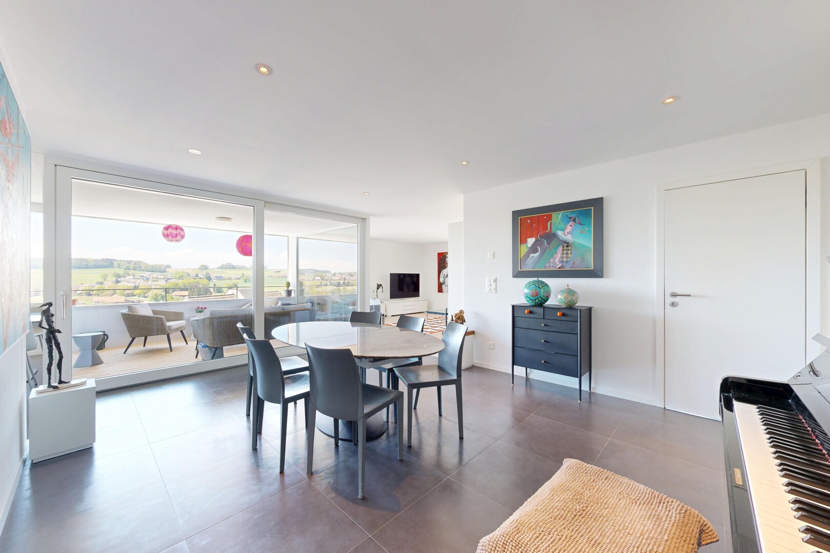 living room featuring expansive windows and recessed lighting