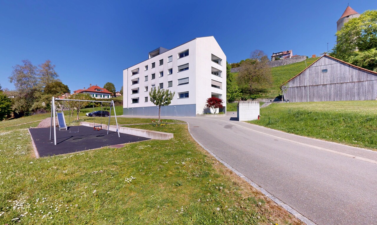 view of apartment building / complex