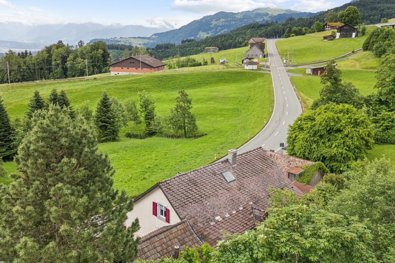 garten mit rural view, ländliche aussicht, mountain view, blick auf die berge, und day time