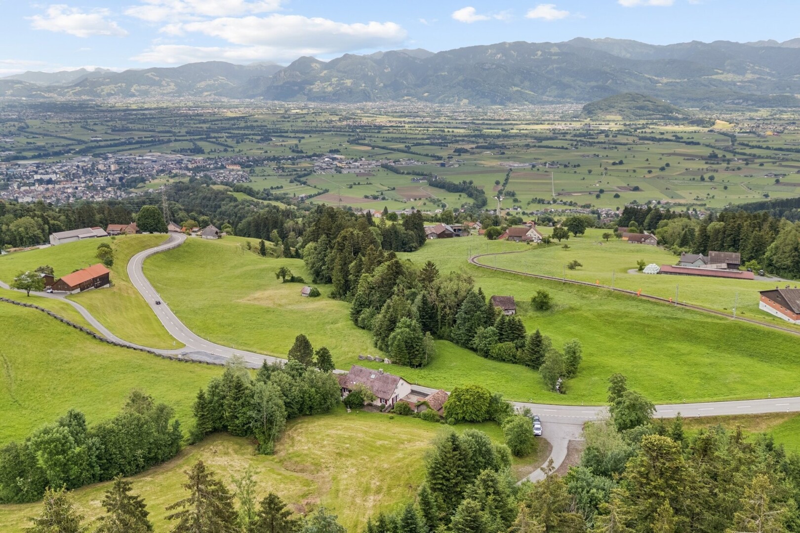 blick auf die berge mit aerial view, blick auf die berge, mountain view, day time, und ländliche aussicht
